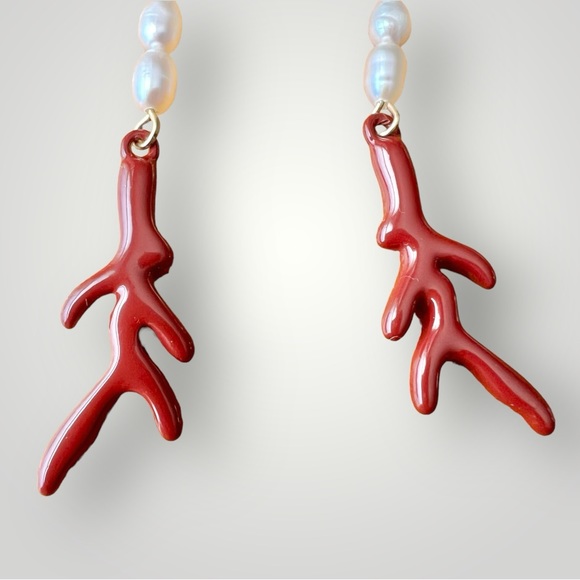 White Faux Pearl Rice & Red Coral Earrings Gold Hook Pre-Owned - Picture 3 of 6